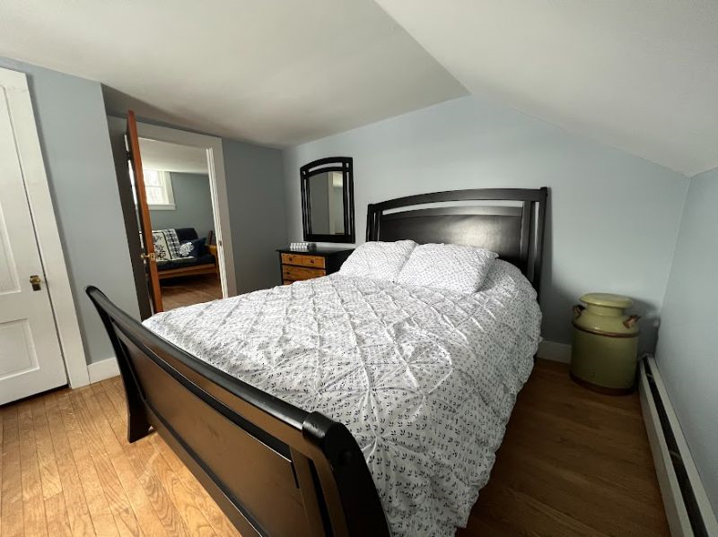 Lakefront 3 Bedroom Rental - Photo 7