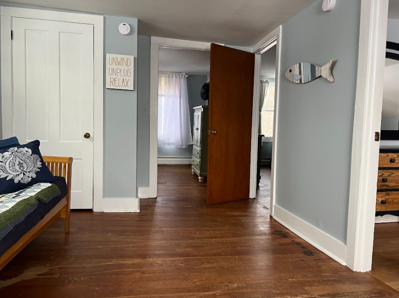 Lakefront 3 Bedroom Rental - Photo 10