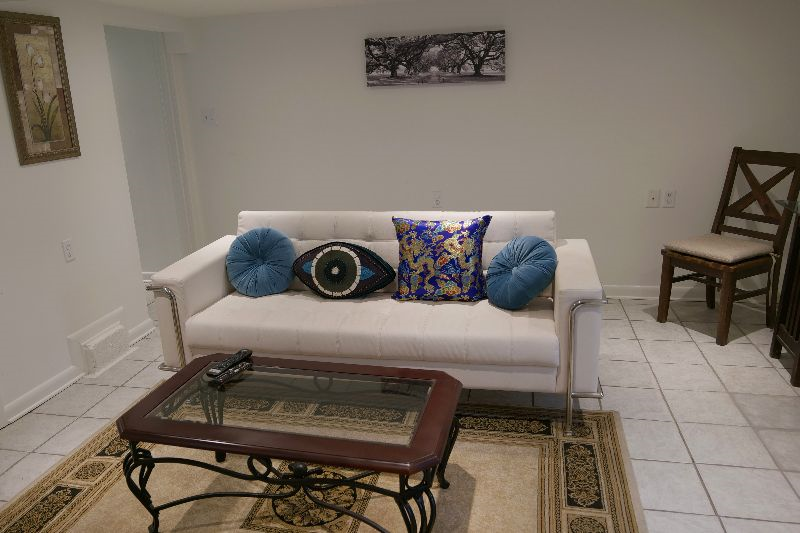 Private Apartment in Quiet Uptown Neighborhood - Photo 4