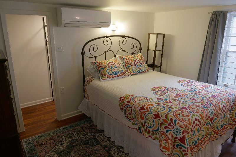 Private Apartment in Quiet Uptown Neighborhood - Photo 5
