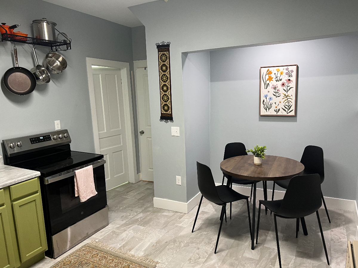 Large one bedroom apartment in the South End - Photo 5