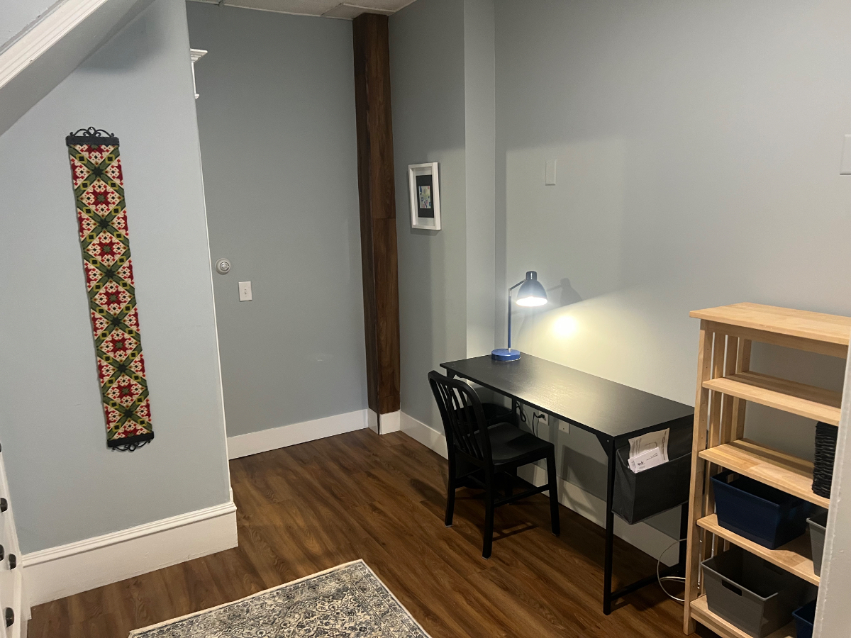 Large one bedroom apartment in the South End - Photo 11