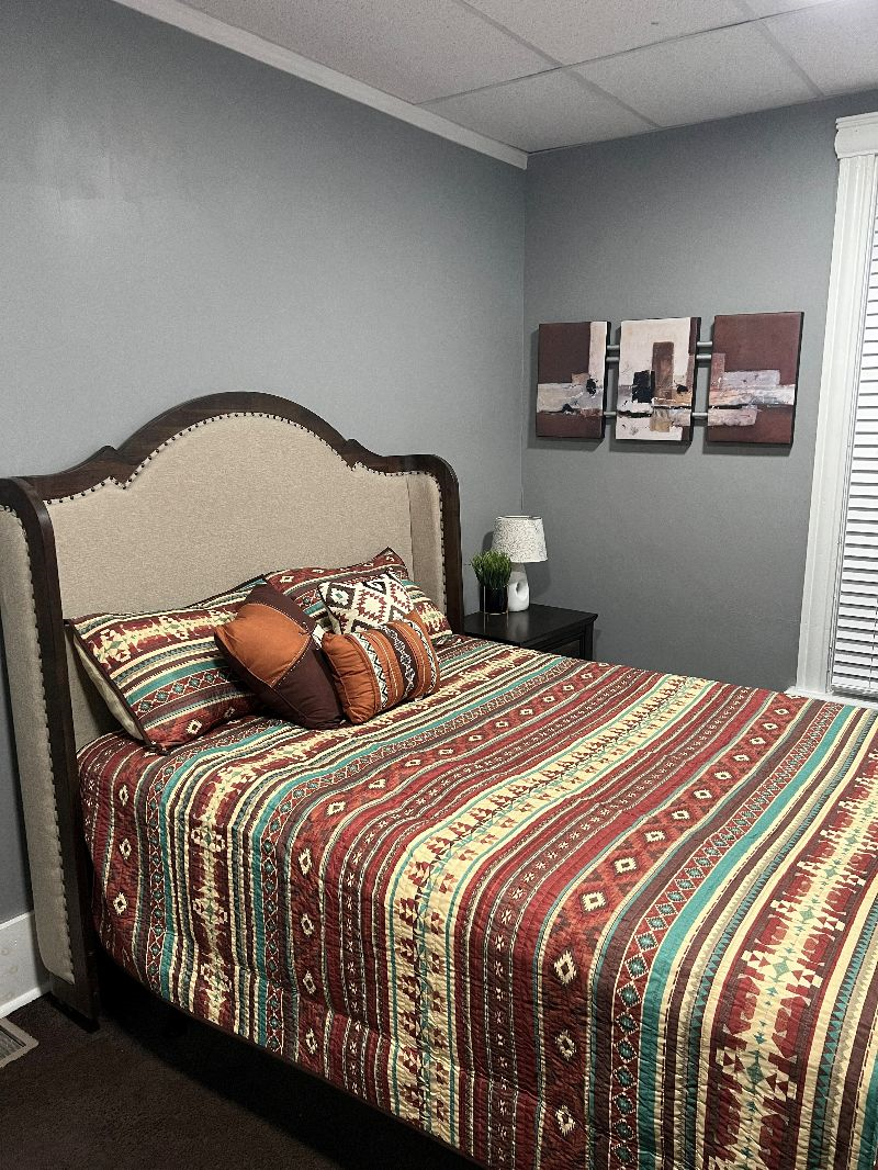 1BR/1BA Furnished | 7 min URMC, 5 min Highland | All Utilities Included | Office, Parking, Laundry - Photo 9