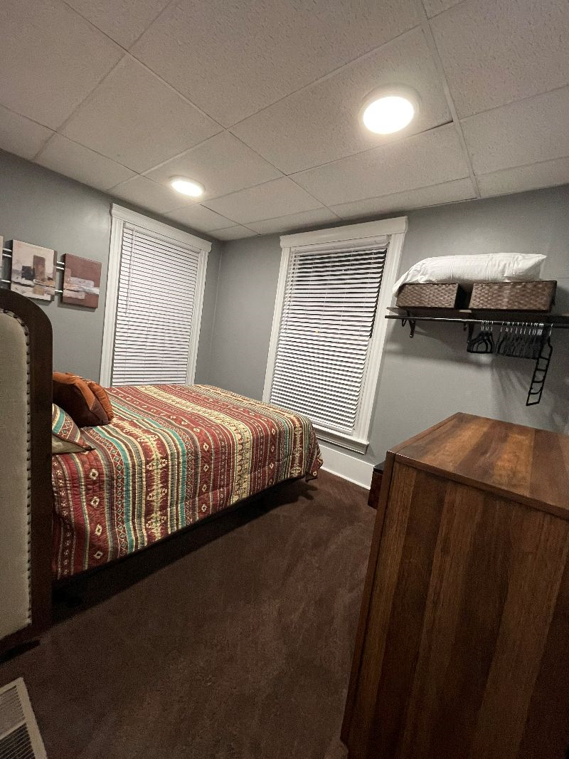 1BR/1BA Furnished | 7 min URMC, 5 min Highland | All Utilities Included | Office, Parking, Laundry - Photo 11