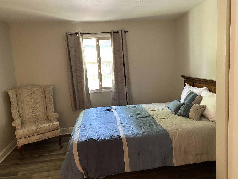 Newly Updated House - Walking Distance to Hospitals! - Photo 12