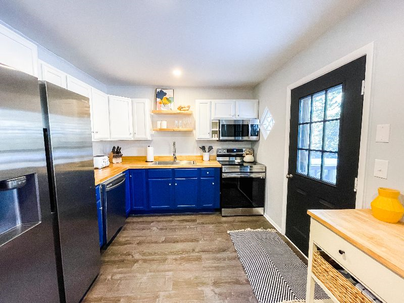 Comfy Renovated Saratoga Home Close to Track and SPAC - Photo 5