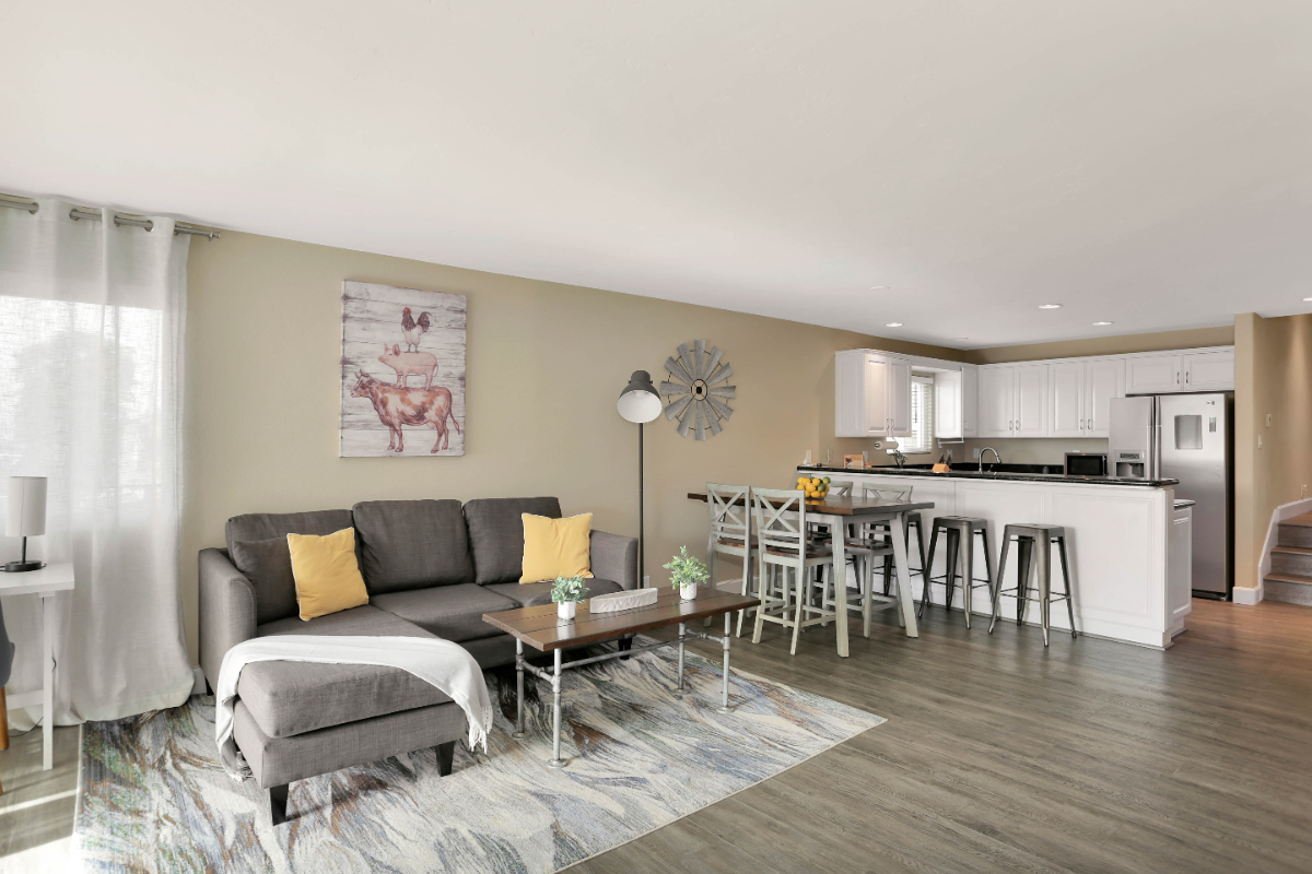 Luxury Condo, 2BR - Balcony, Washer/Dryer, Pets OK - Photo 3