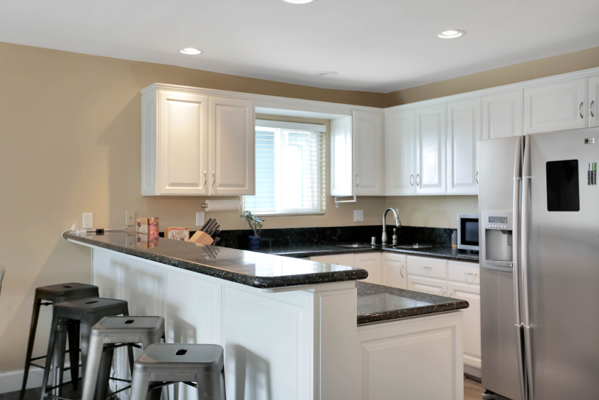 Luxury Condo, 2BR - Balcony, Washer/Dryer, Pets OK - Photo 5
