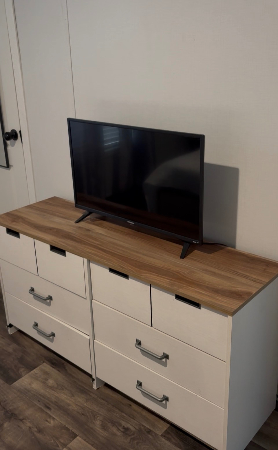 ROOM - Photo 5