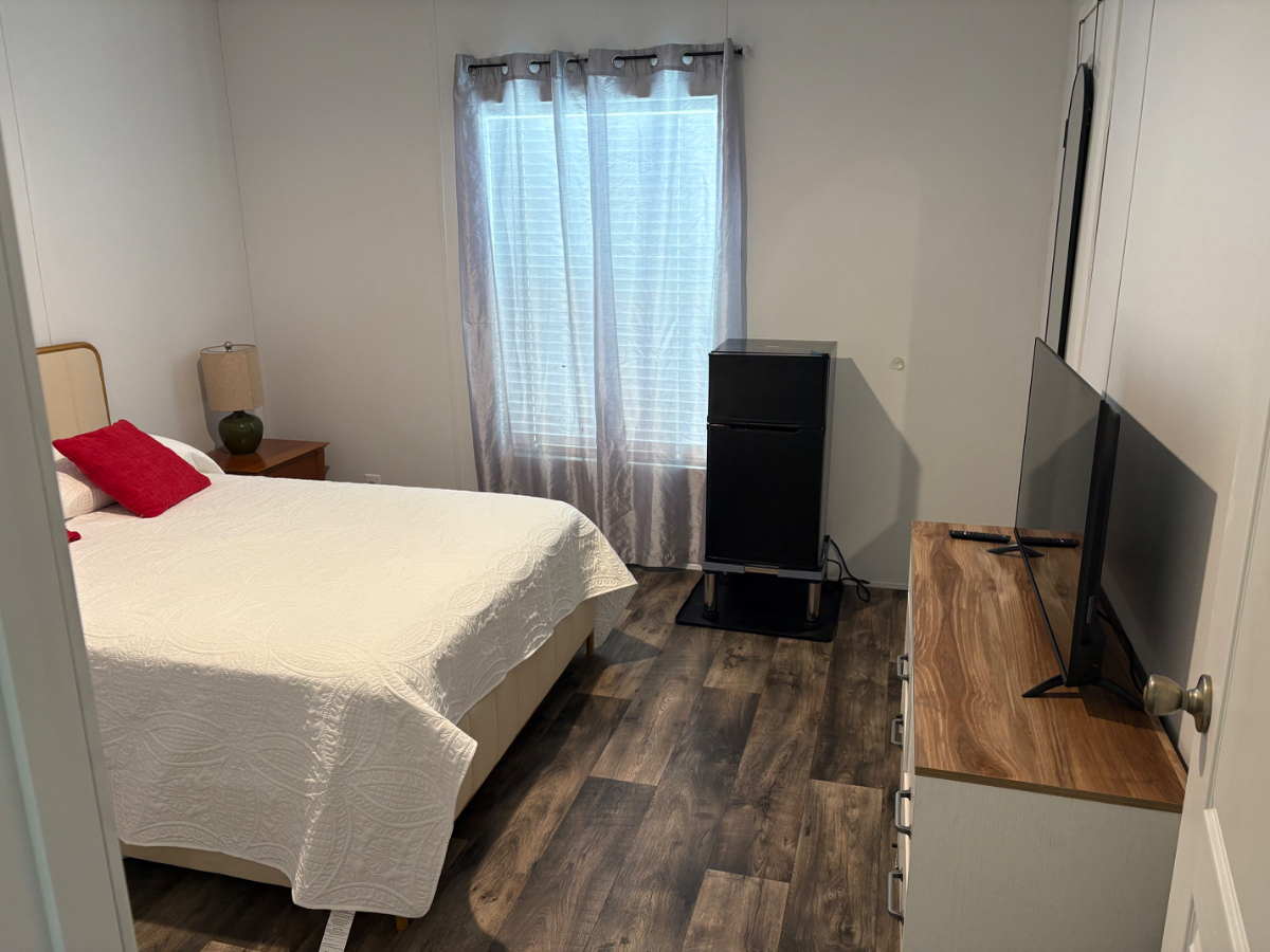 ROOM - Photo 6