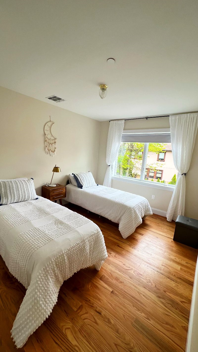 Luxury NYC Apt / NEAR NJ  EWR/ Free Parking/  Footsteps to Train-Ferry - Photo 11