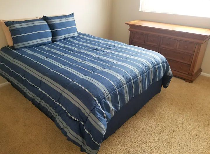 4.5 BR Home in Quiet Neighborhood - Photo 2