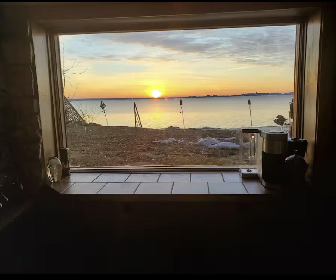 Lakefront Guest Suite on Lake Mendota - Photo 8