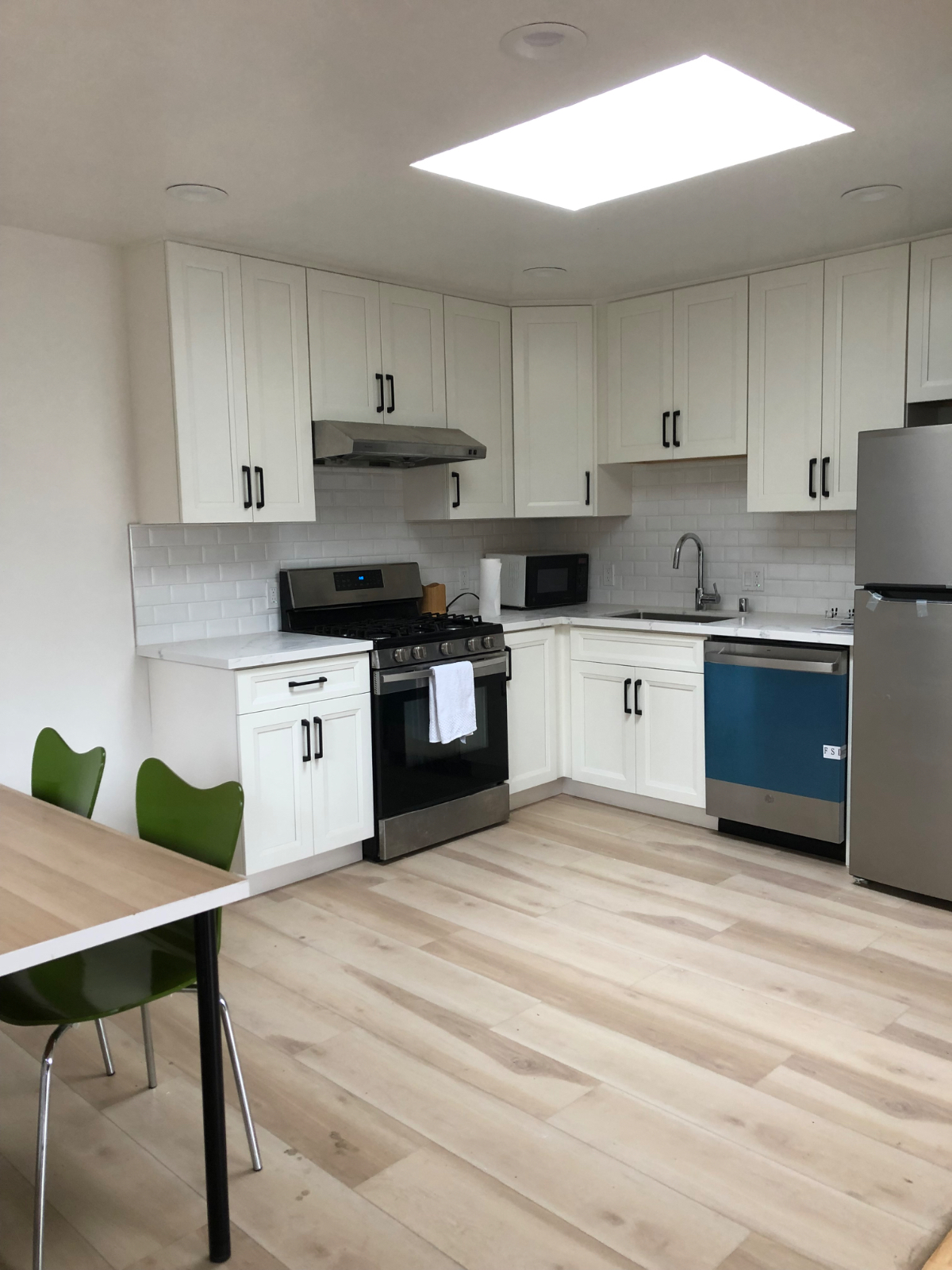 3 bedrooms 2 baths house by BART, SFSU, CCSF - Photo 1