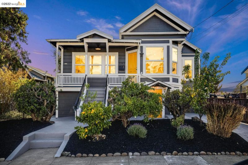 2 Bed/1 Bath Cottage