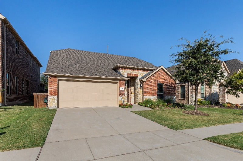 TCH - Spacious 4bd/2ba in McKinney with Workspace - Tanner - Photo 2