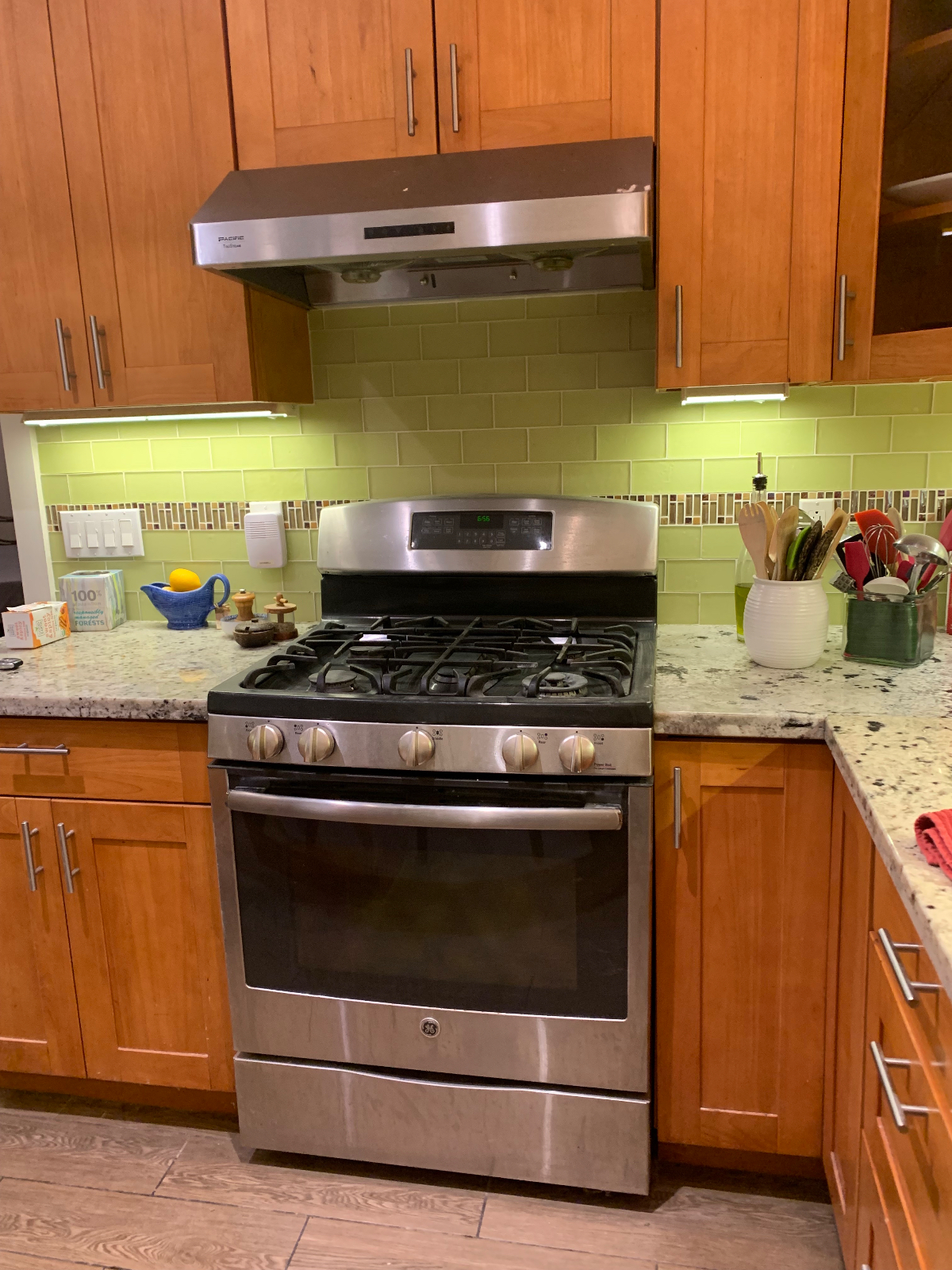 In-law fully furnished move-in ready - Photo 2
