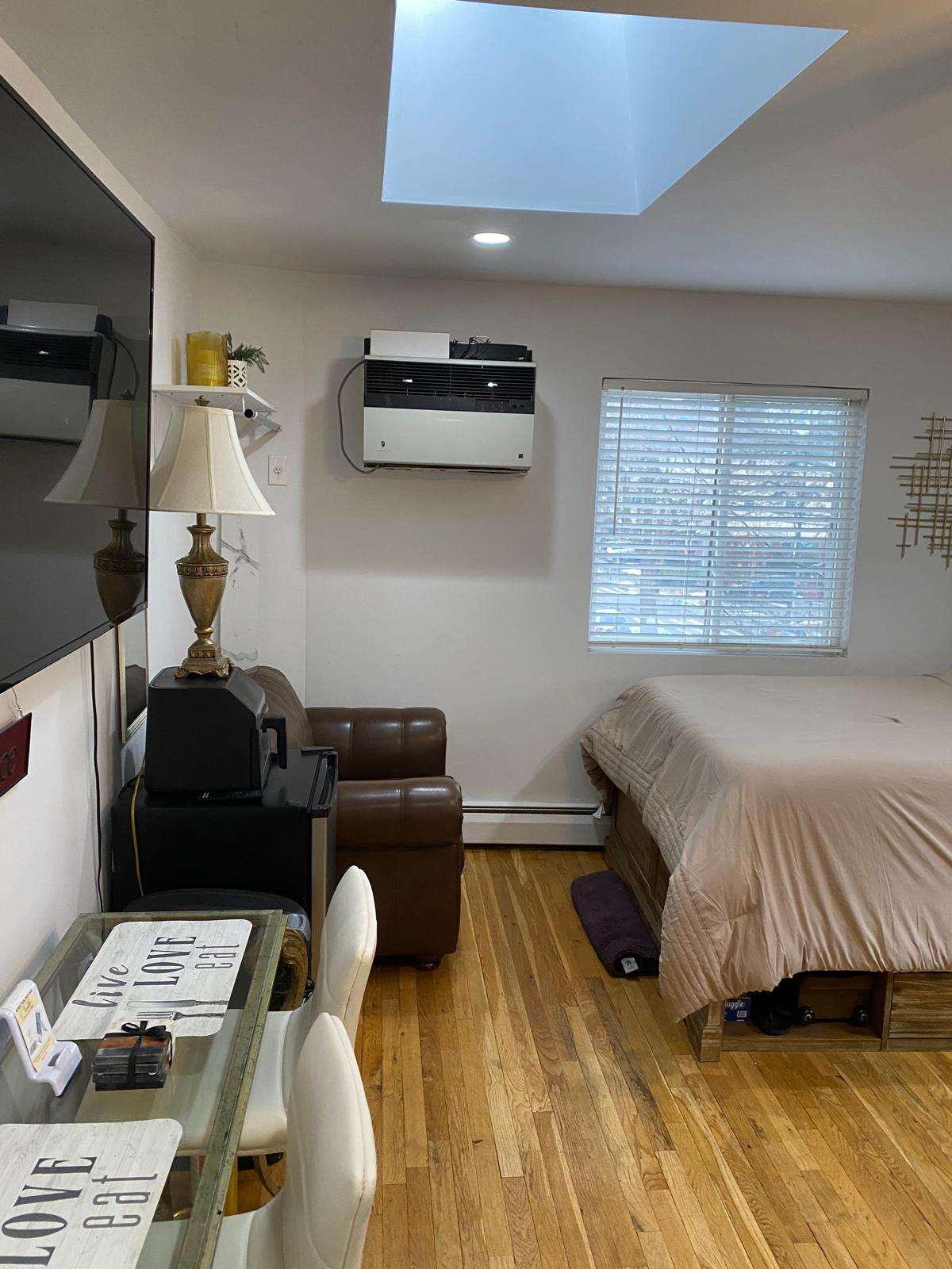 Lovely and Cozy 3 Bedroom House in Jamaica Estates, Queens NY - Photo 5