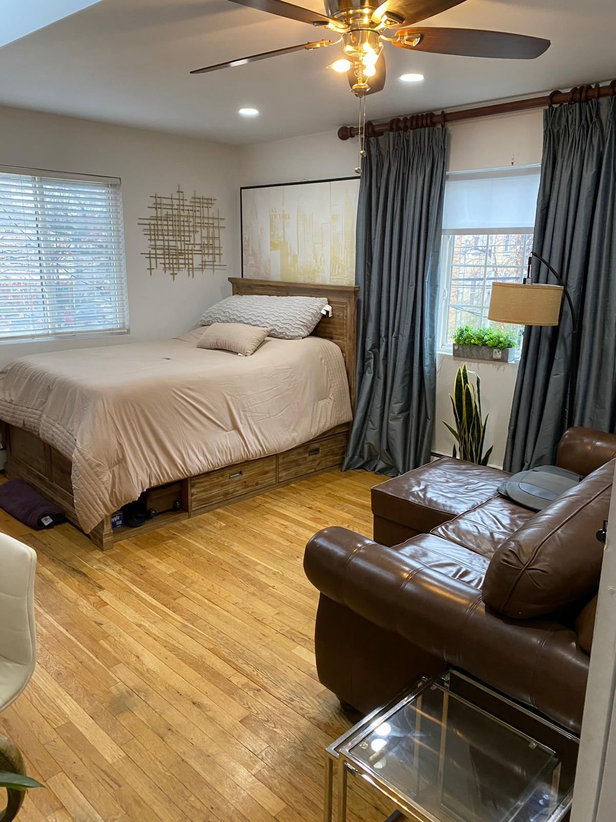 Lovely and Cozy 3 Bedroom House in Jamaica Estates, Queens NY - Photo 9