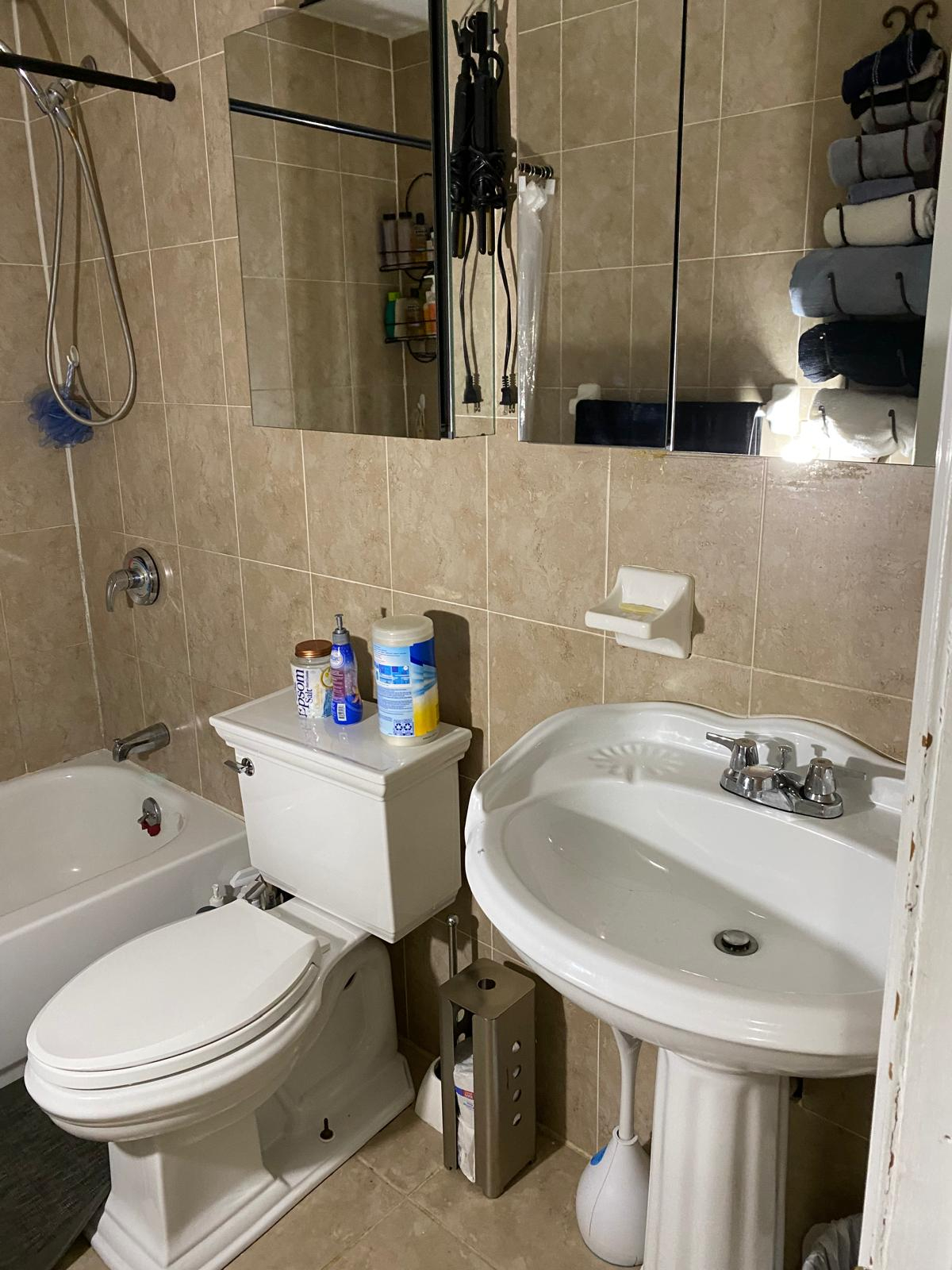 Lovely and Cozy 3 Bedroom House in Jamaica Estates, Queens NY - Photo 6