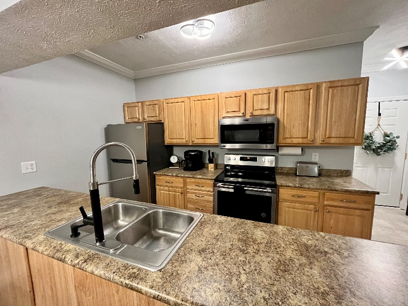 Newly Renovated 2BR/2BA Condo in Gated Community Near Major Hospitals and HSC - Photo 3