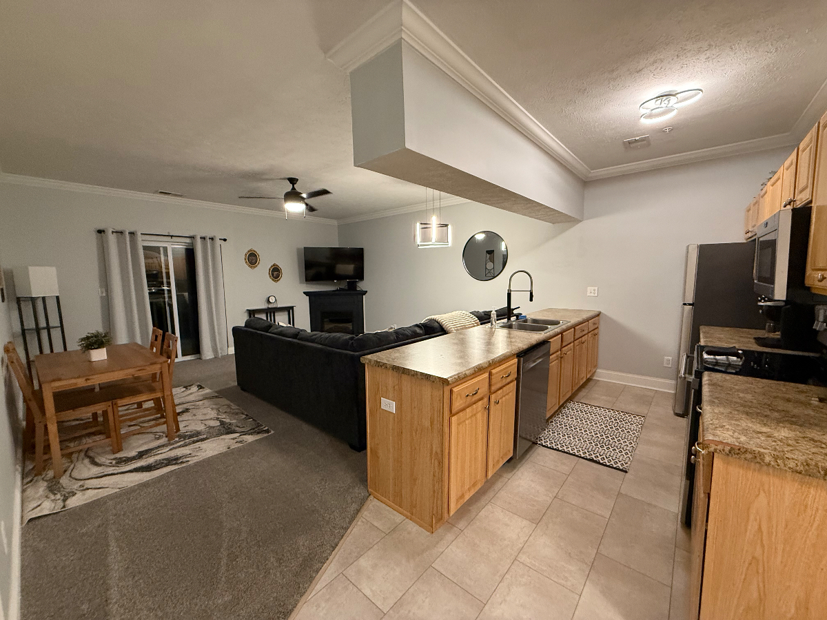 Newly Renovated 2BR/2BA Condo in Gated Community Near Major Hospitals and HSC - Photo 5