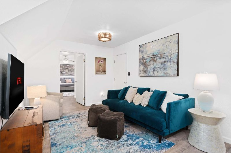 Chic, 2 Beds, Garden EV Charger Central Location - Photo 1