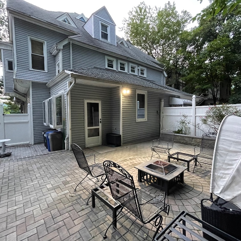 Quiet home near St. Johns Riverside Hospital - Photo 2
