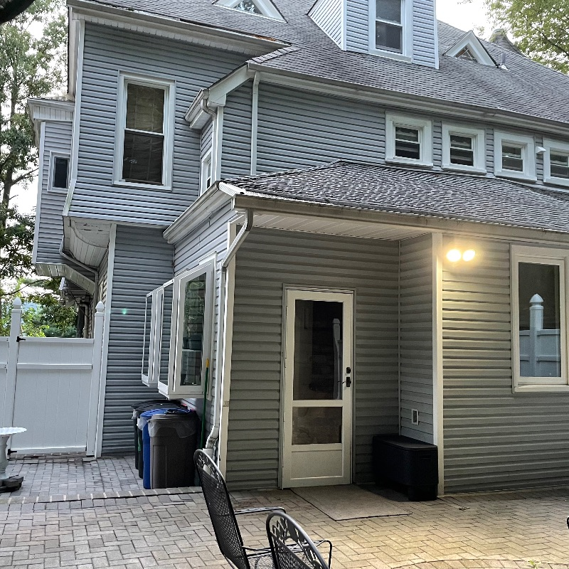 Quiet home near St. Johns Riverside Hospital - Photo 3
