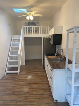Master bedroom with private bath in a garden sanctuary near Bay Ferry and medical centers - Photo 2