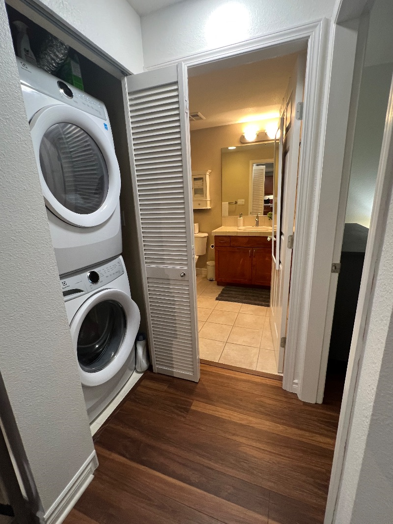 Beautiful 1 bd condo in the heart of little Italy - Photo 6