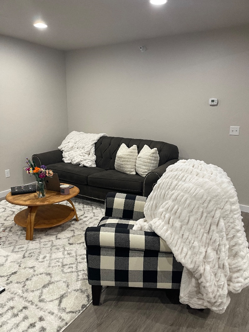 SUPER CUTE ONE BEDROOM - Photo 2
