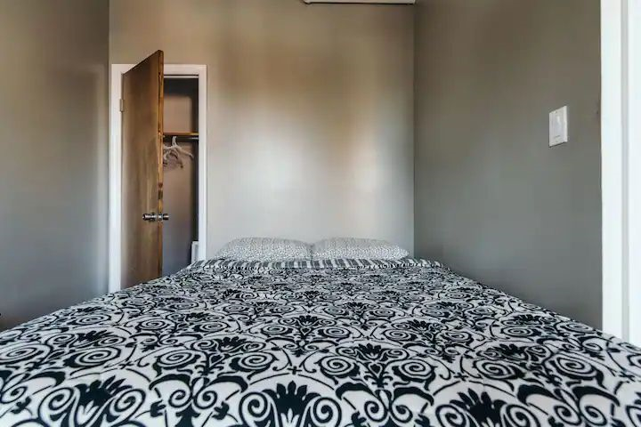 Fort Greene Top Floor Two Bedroom Brownstone - Photo 2