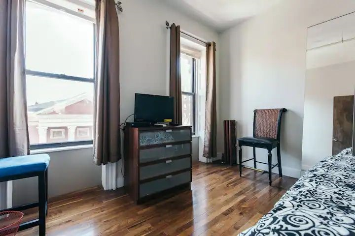 Fort Greene Top Floor Two Bedroom Brownstone - Photo 6