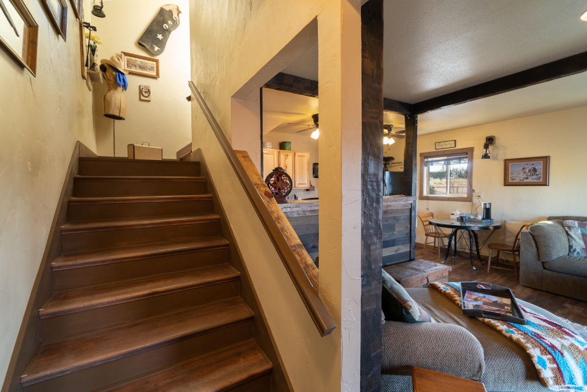 Quiet private Bunkhouse / Guest house on Ranch - Photo 6