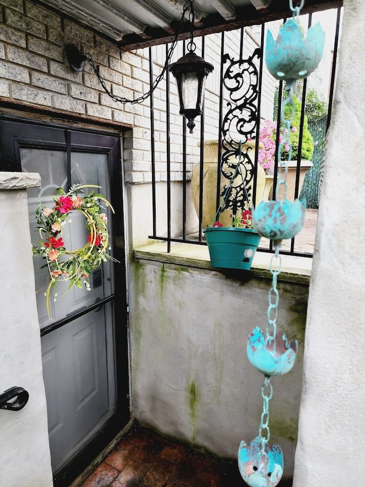 Garden Level Apartment - Photo 8
