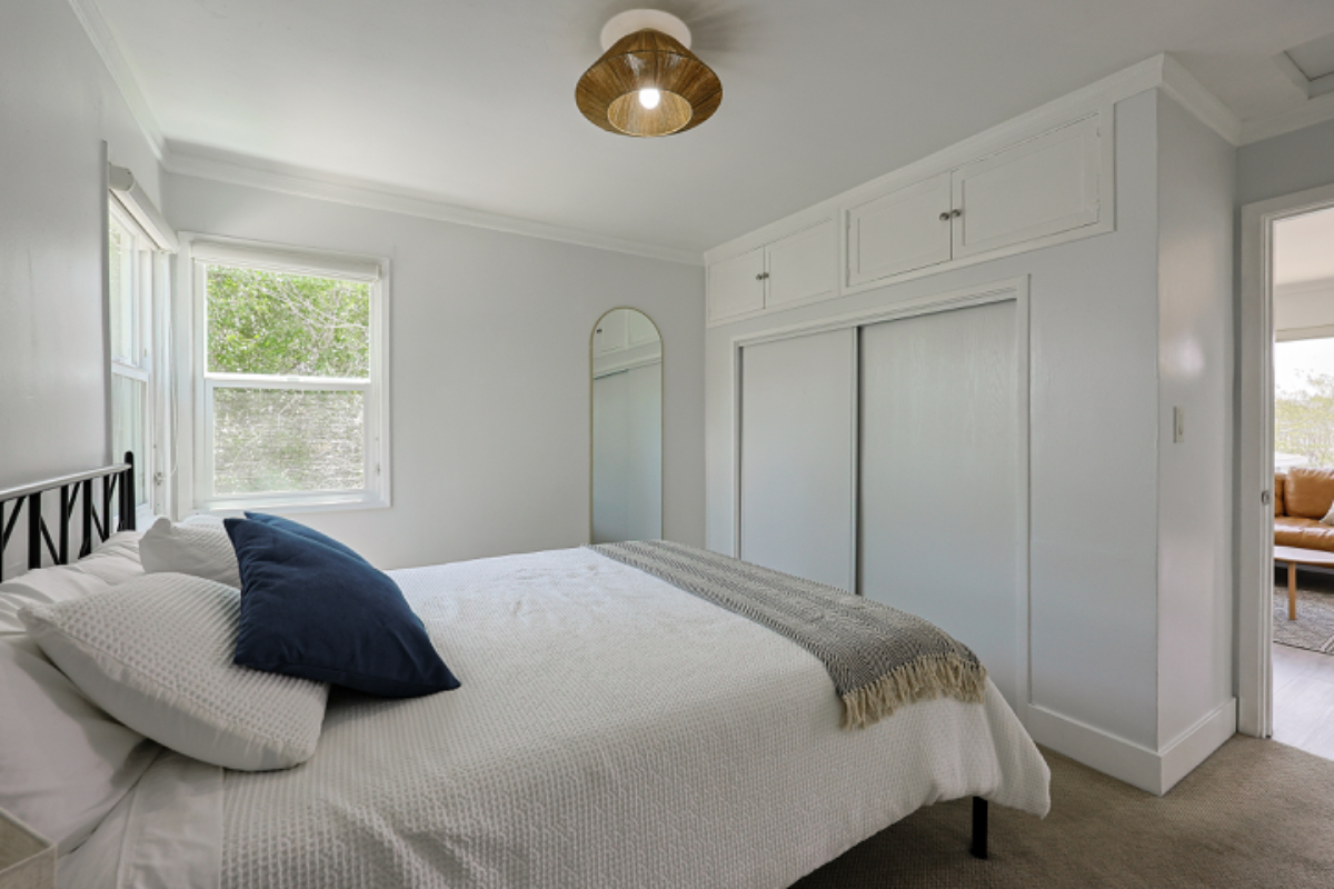 Bright and Modern One Bedroom with Parking, Pool, and Laundry - Photo 3