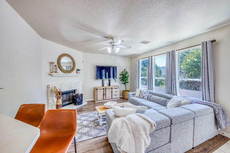 Beautiful Home near downtown Cibolo - Photo 6