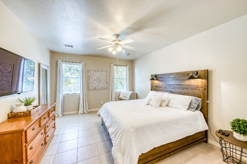 Beautiful Home near downtown Cibolo - Photo 8