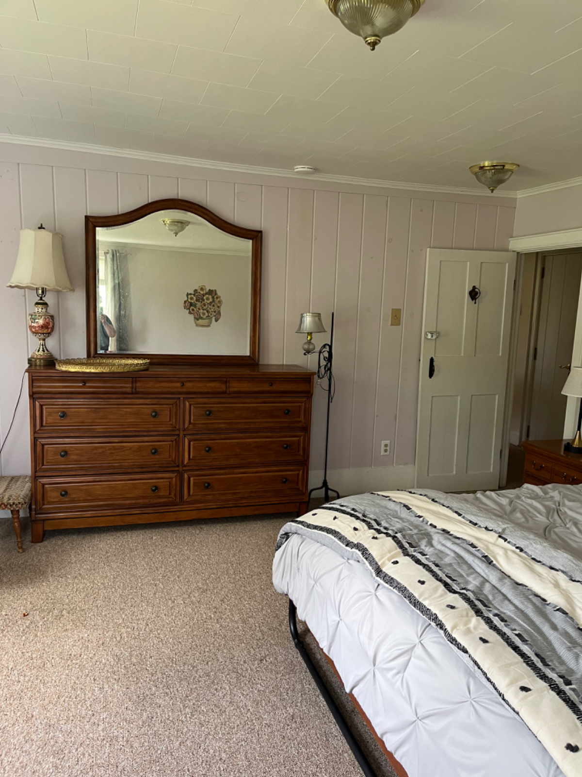 Adorable furnished House close to Hospital and Colleges.Yard  Pet Friendly - Photo 5