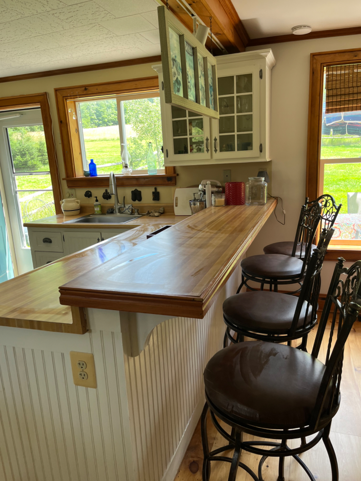 Adorable furnished House close to Hospital and Colleges.Yard  Pet Friendly - Photo 9