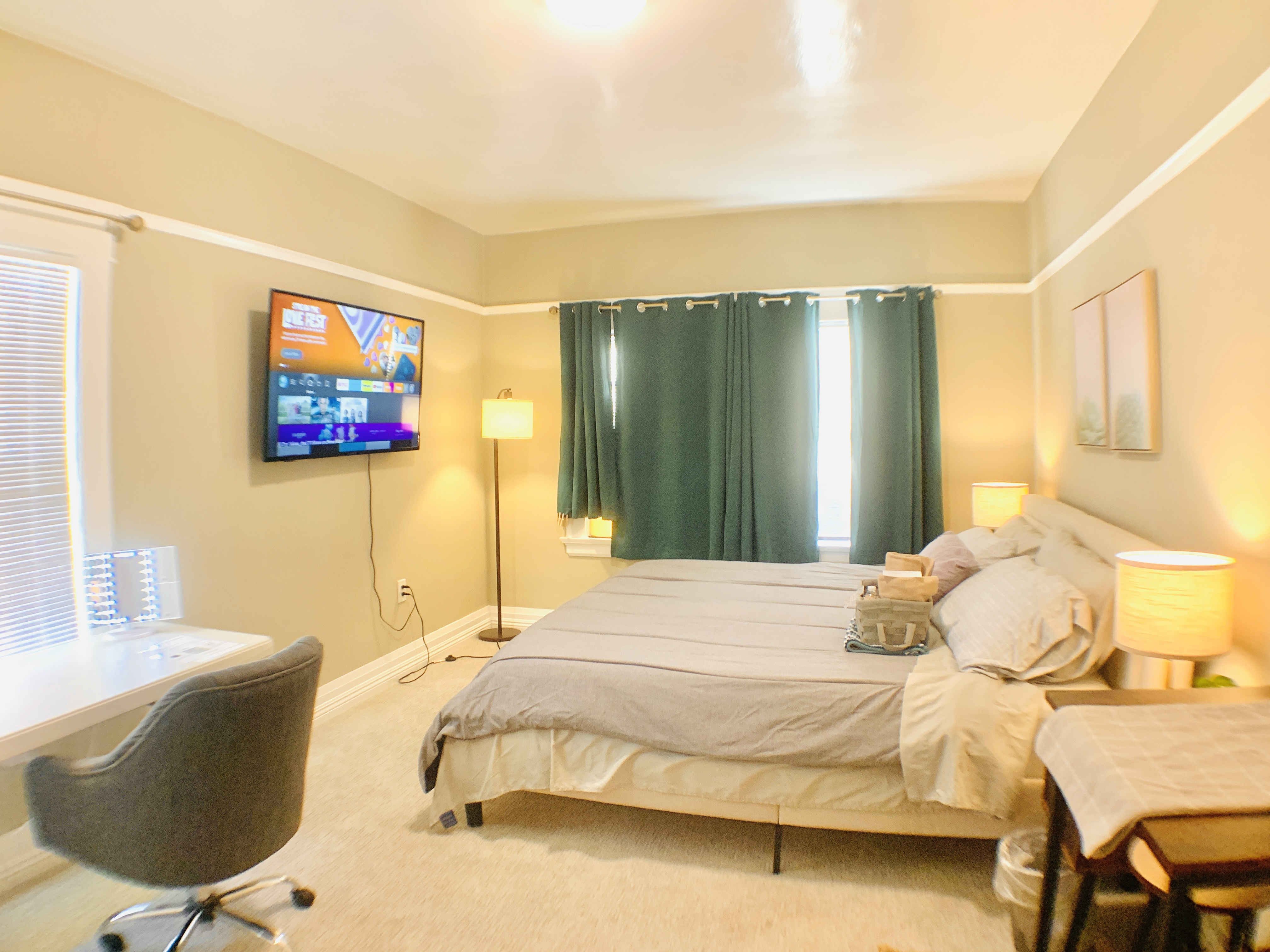 Private Room D1/Shared Bathroom Kitchen