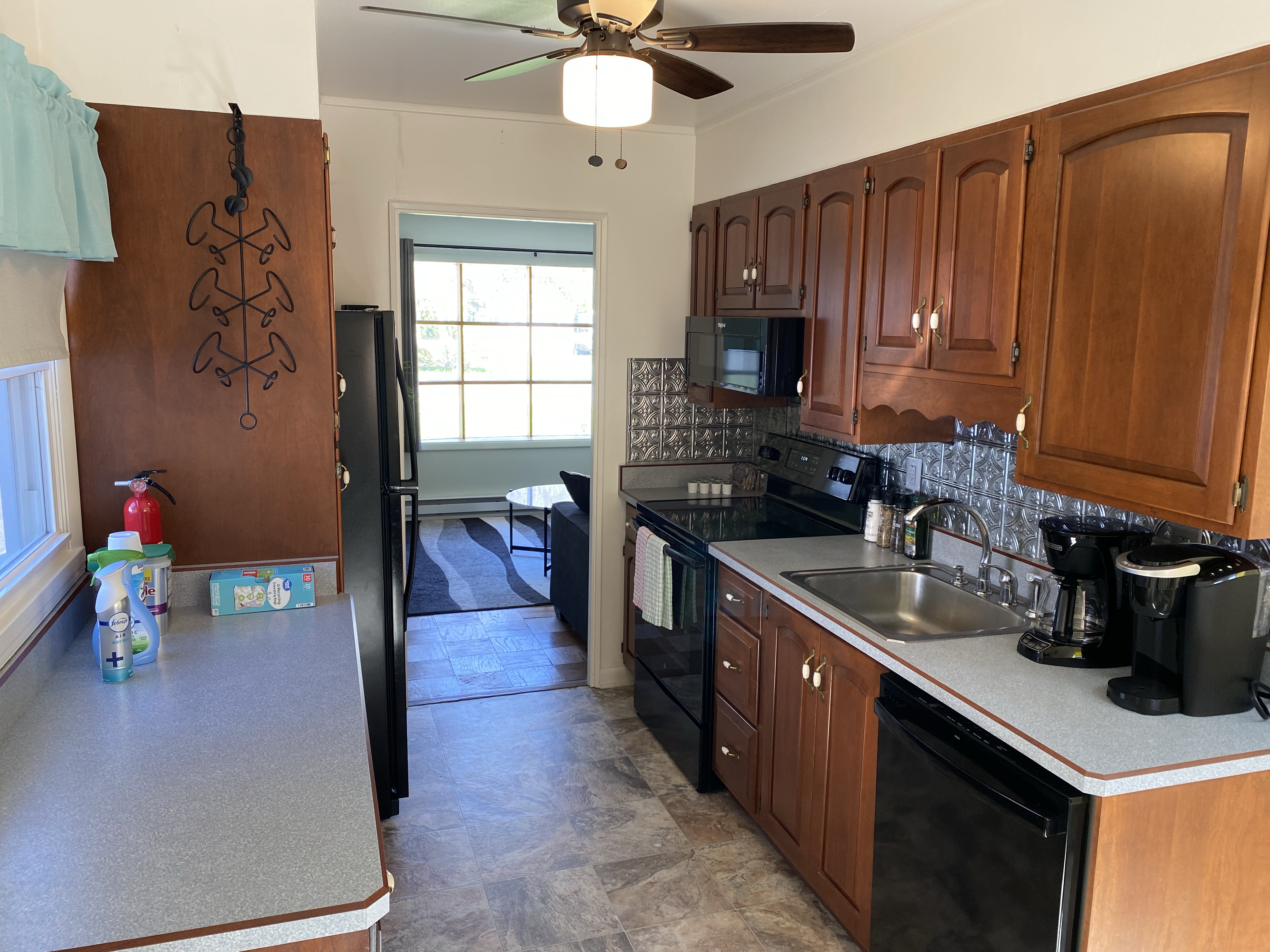 2 bedroom home in a quiet neighborhood - Photo 3