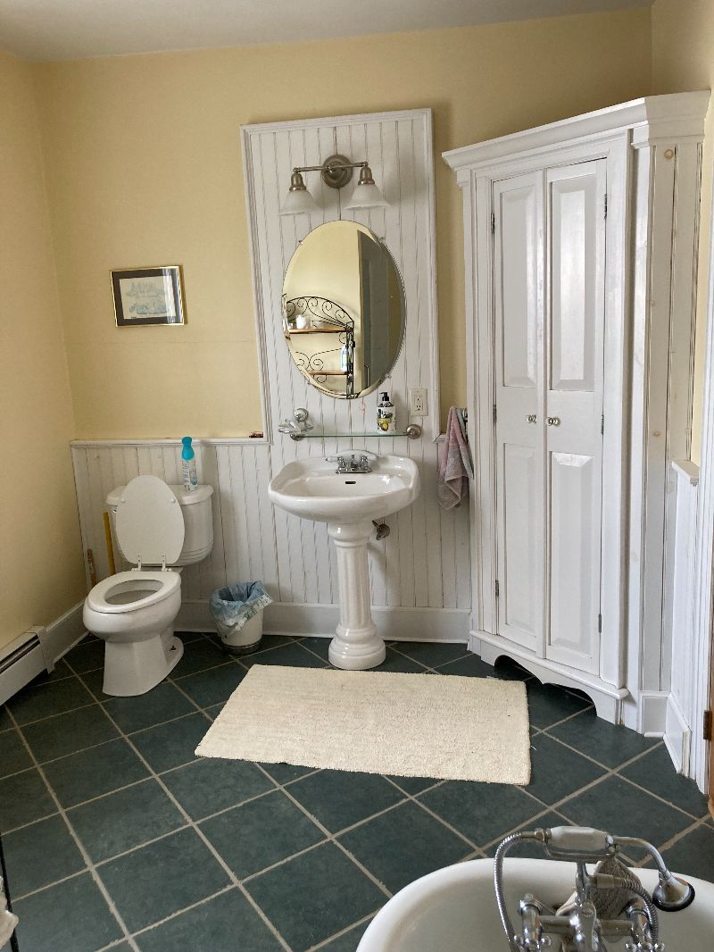 Beautiful Country Home Close to Rutland Regional Med Ctr - Photo 8
