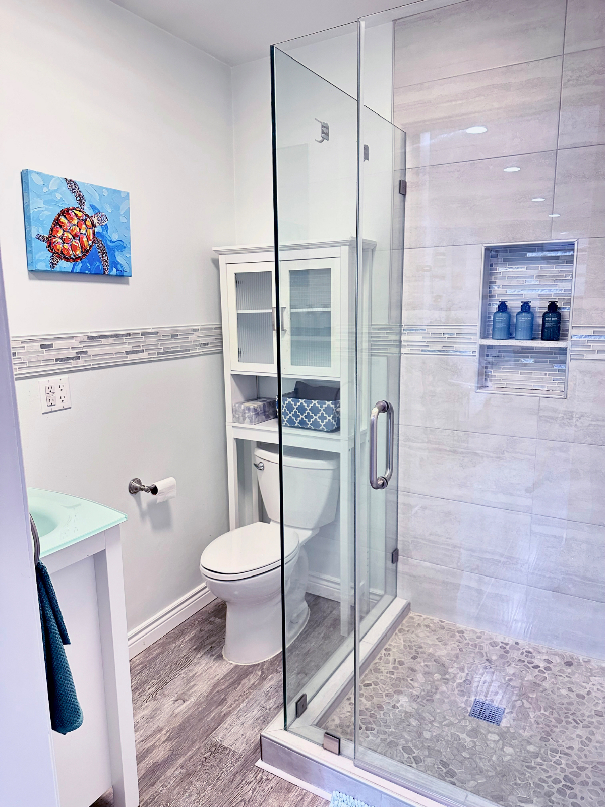 Private beach-themed bungalow in quiet Lake Balboa - Photo 4