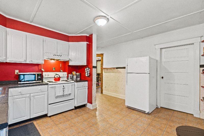 3 BR Village Duplex - Photo 3