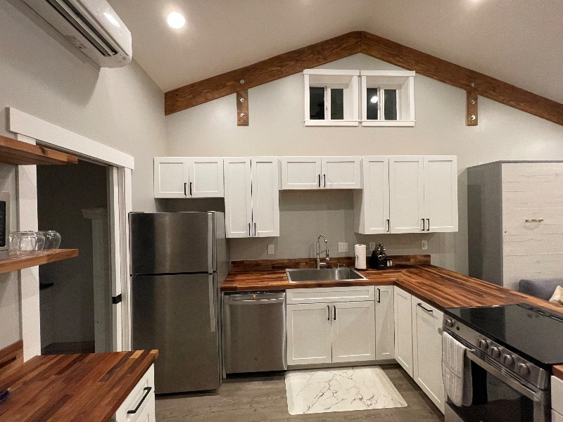 Beautiful Studio on 5 acres - Photo 4