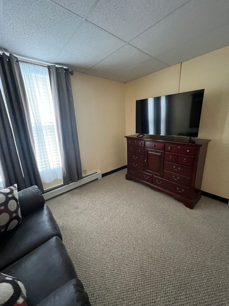 New Unit 2 - Photo 3
