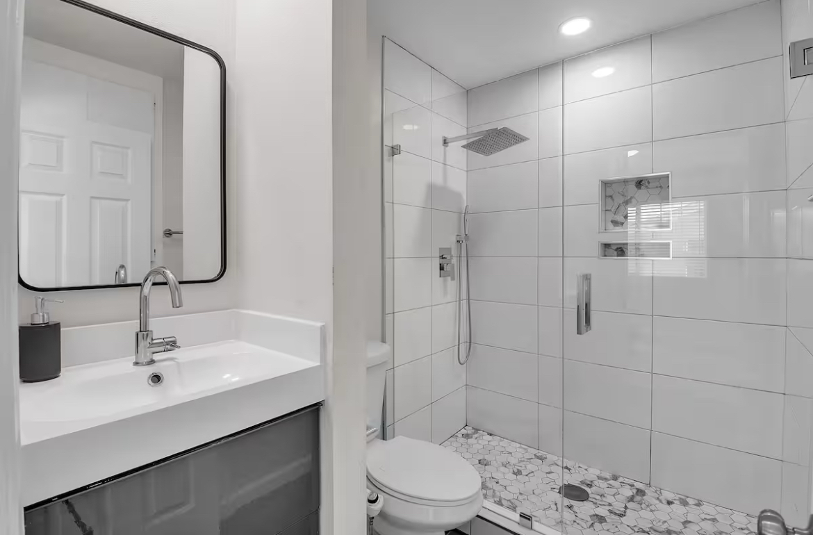 400 off first month! 3 bed/2bath. 10-20 minutes from beaches. Vast outdooor space/pet friendly. Kaiser Medical and Kaiser Zion with... - Photo 3