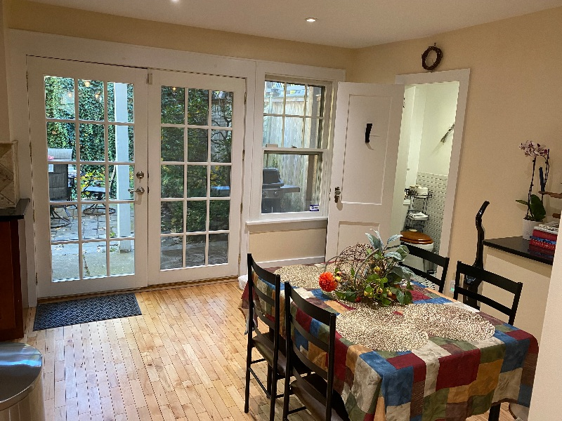 Modern  Cozy Cntr Square Townhouse Gem from 1854 - Photo 5